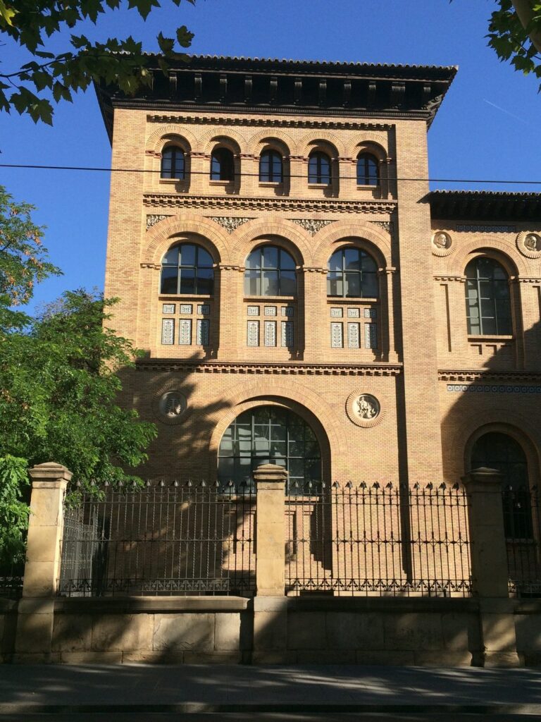 Fachada del Paraninfo, Universidad de Zaragoza — imprimir tesis doctoral en Zaragoza